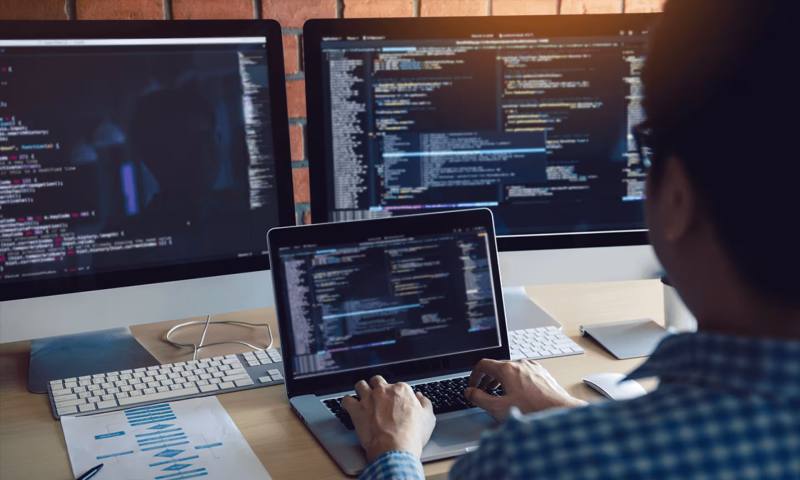 数据科学选型：R与Python如何赋能石家庄网站建设？